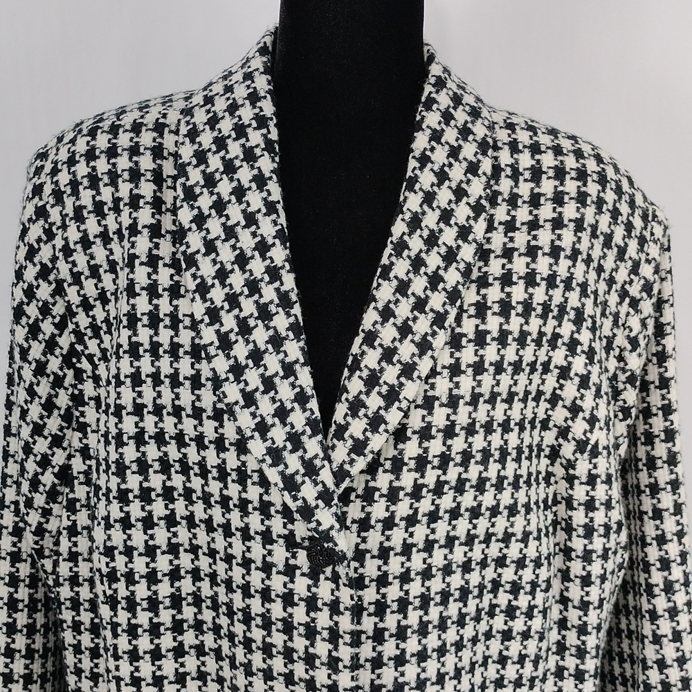 Avenue Houndstooth Blazer - Picture 3 of 8